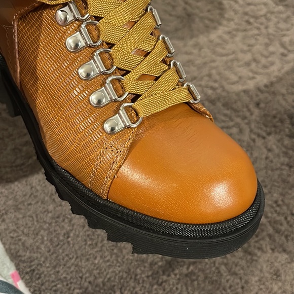 CHLOE LEATHER-SHERPA BOOTS *SIZE 36* - Picture 6 of 7